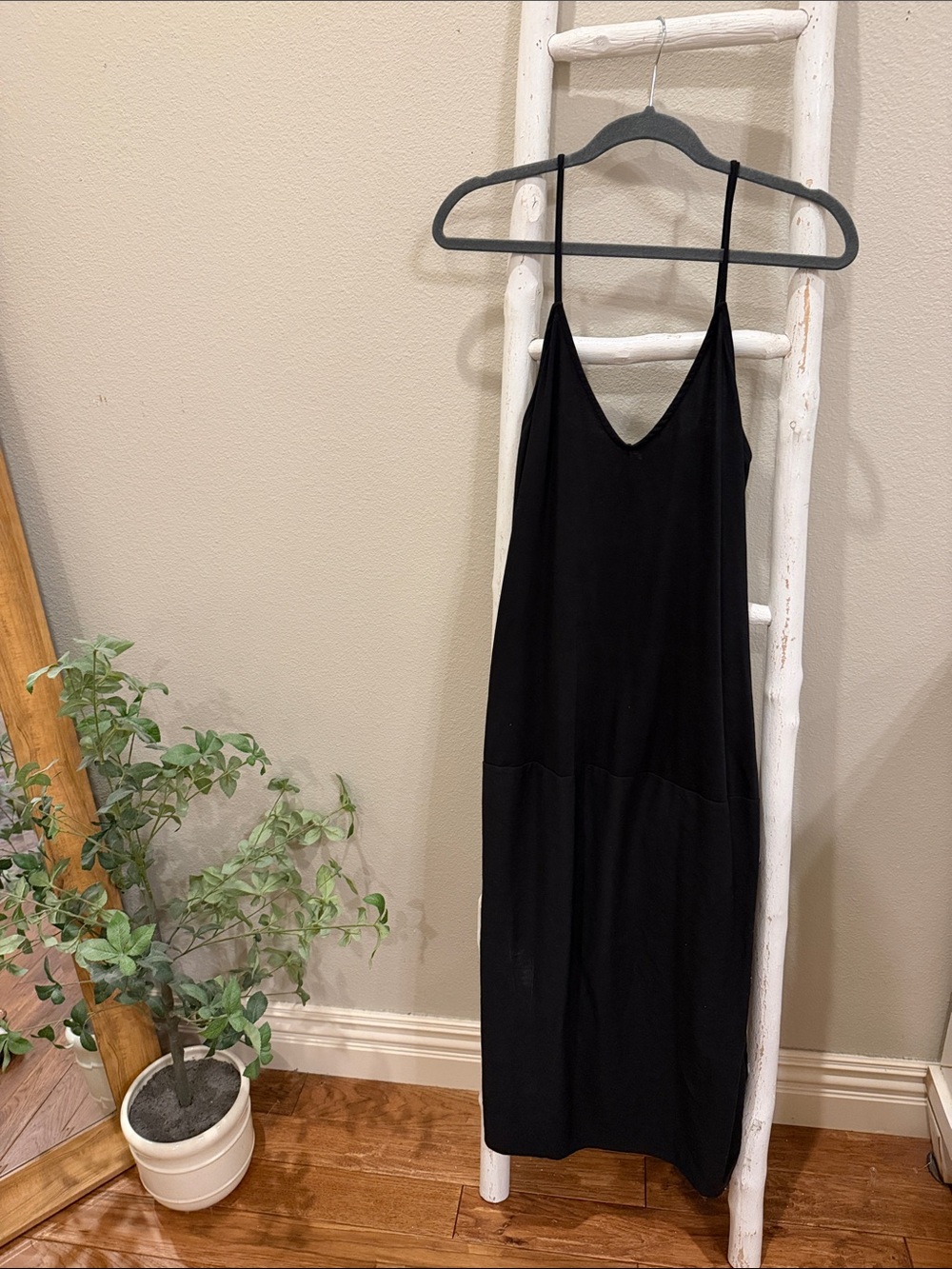 Zara Black V-Neck Midi Slip Dress with Thin Straps